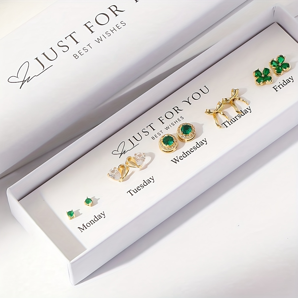 Retro Stud Gift Box